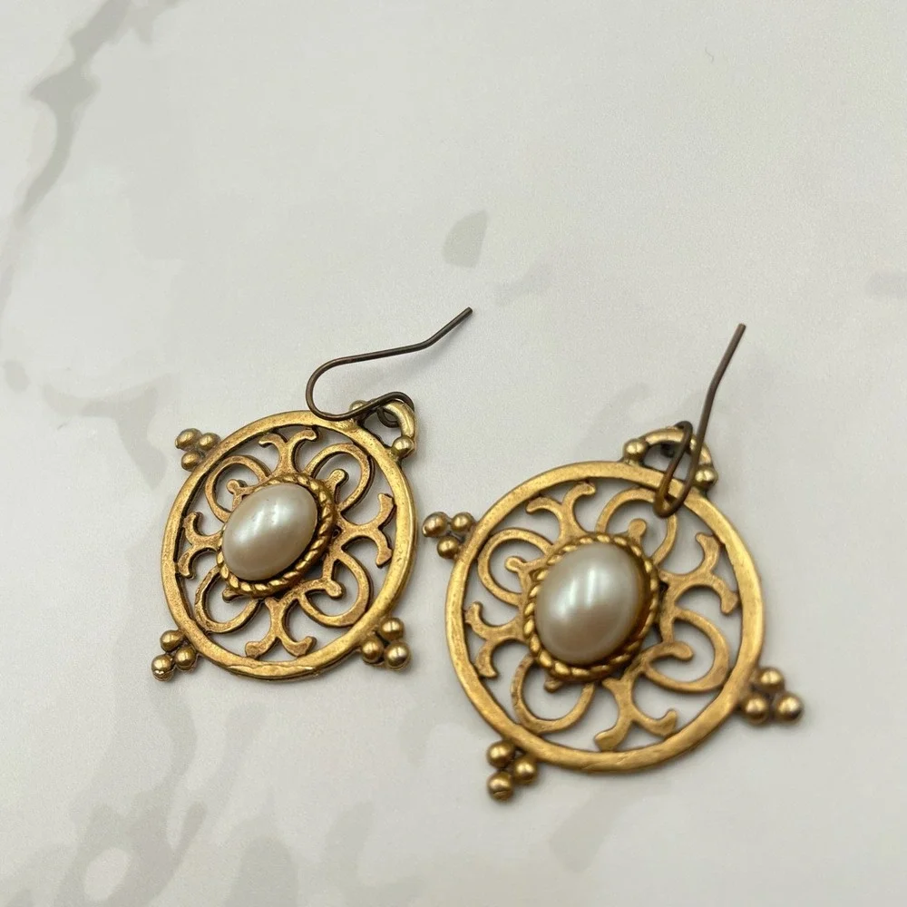Vintage Gold Tone Faux Pearl Drop Earrings Filigree Bohemian Round‎ Dangle Boho